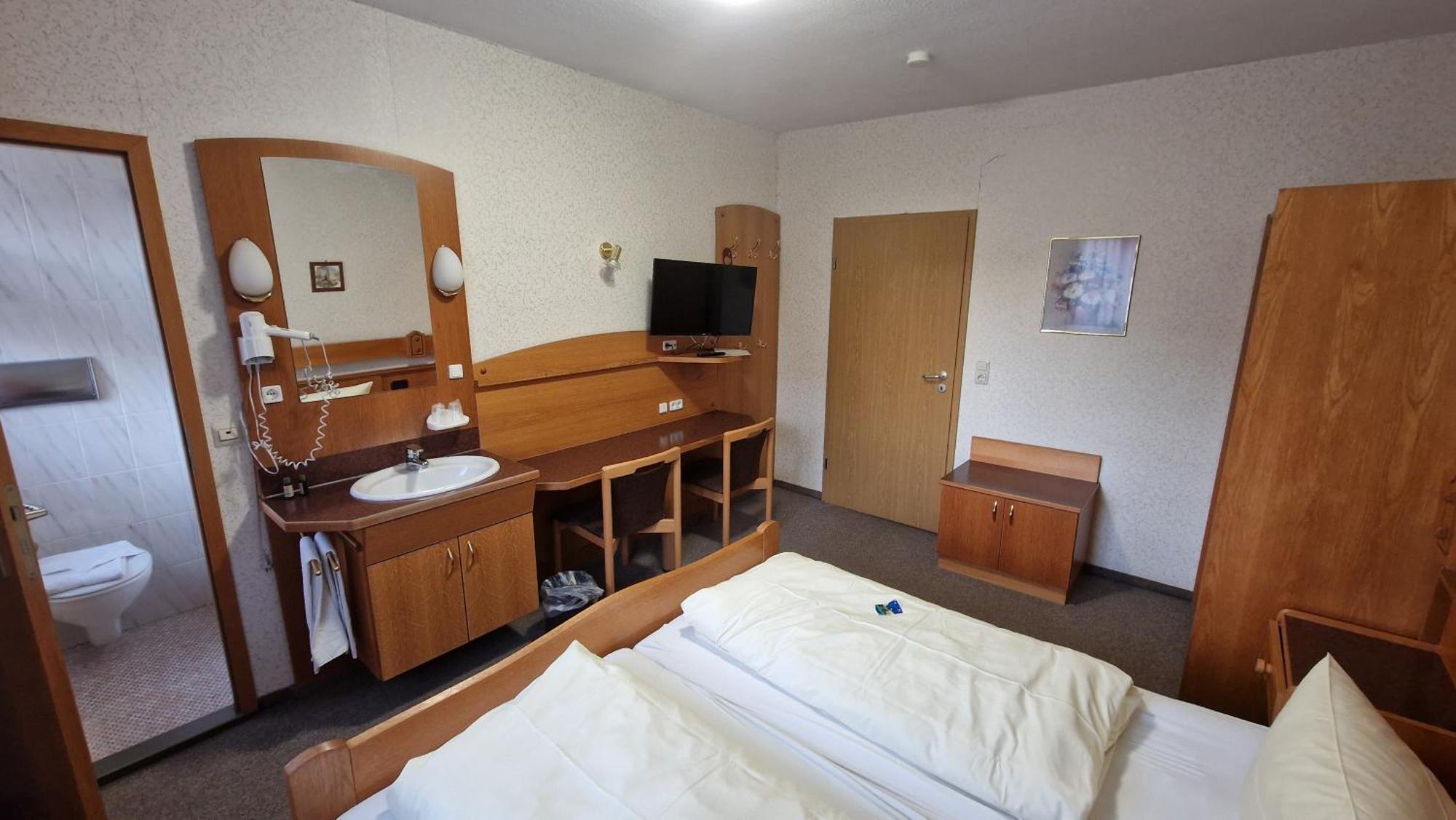 Schwarzer Adler - Hotel Garni Ipsheim Room photo